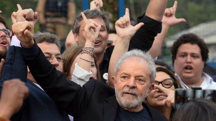 Βραζιλία: Αμετάβλητο το προβάδισμα του Λούλα έναντι του Μπολσονάρου