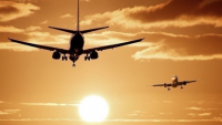 ΗΠΑ: Χιλιάδες ακυρώσεις πτήσεων λόγω κακοκαιρίας και κορωνοϊού