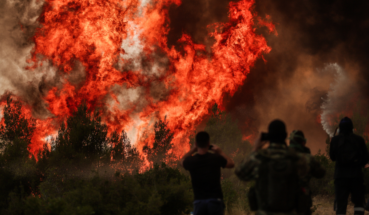 Φόβοι για γενικό μπλακ άουτ από τη φωτιά στη Δροσοπηγή - Τι λέει ο ΑΔΜΗΕ
