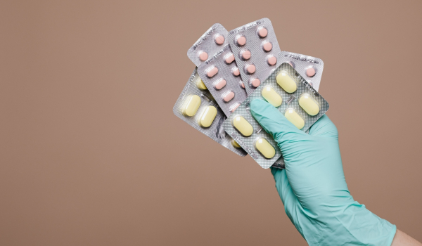 Αλλαγές στη συνταγογράφηση των φαρμάκων: Το μάθημα από τα αντιβιοτικά
