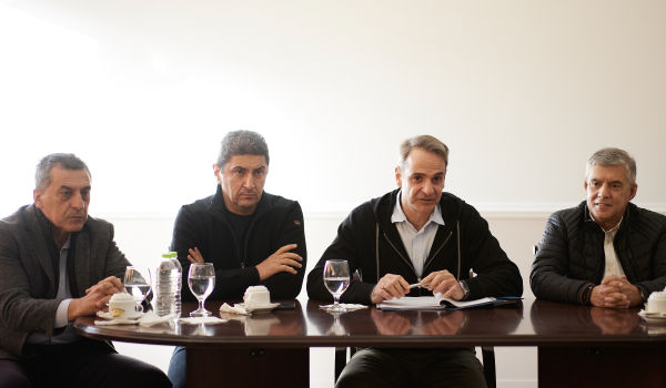 Στη Θεσσαλία ο Μητσοτάκης - «Η κυβέρνηση θα είναι εδώ όσο χρειάζεται»