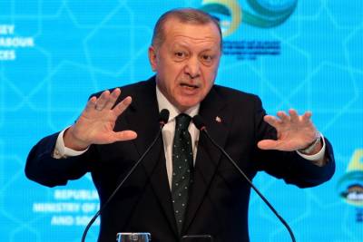 Έξαλλος ο Ερντογάν: «Προδοσία αραβικών χωρών στο σχέδιο Τραμπ για το Μεσανατολικό»