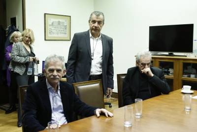 Θεοδωράκης: Ψήφος στη Συμφωνία των Πρεσπών δεν σημαίνει ψήφος εμπιστοσύνης