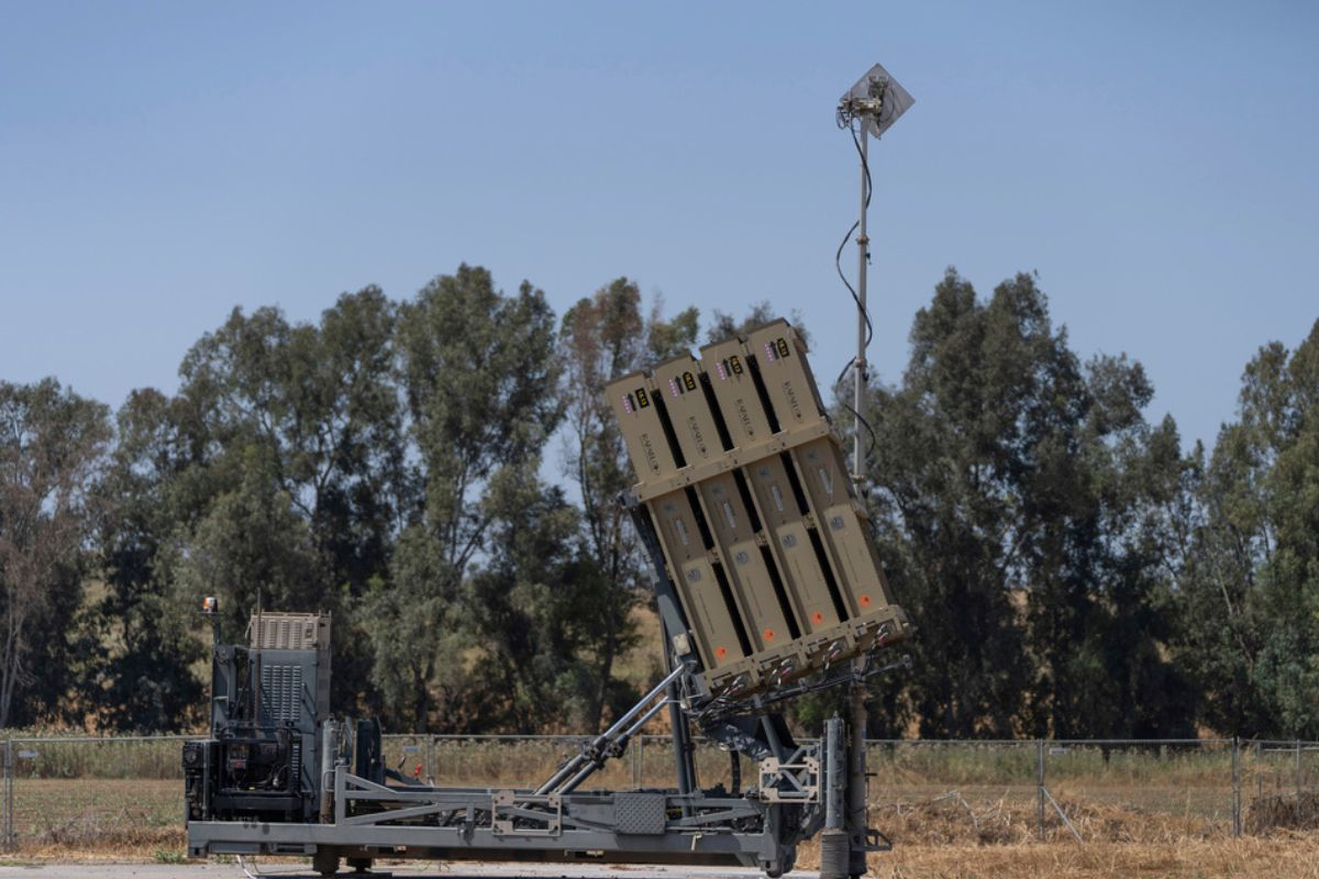 Ξεκίνησαν τα αντίποινα: Ισραηλινοί πύραυλοι χτύπησαν το Ιράν, λένε οι ΗΠΑ - Για drones μιλά η Τεχεράνη