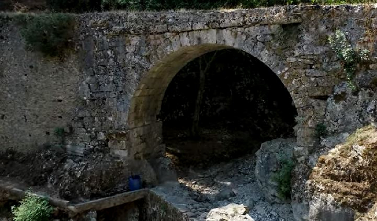 Σπάρτη: Το γεφύρι που διέσχιζαν αρχαίοι πάνοπλοι Σπαρτιάτες πολεμιστές είναι ακόμα όρθιο