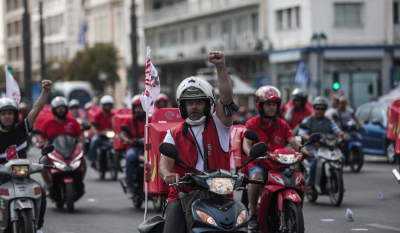 Efood: «Κοκκίνησε» η Αθήνα - Τεράστια μοτοπορεία από τους διανομείς