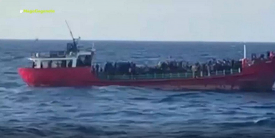 Θρίλερ με 400 μετανάστες σε τουρκικό πλοίο ανοιχτά της Καρπάθου