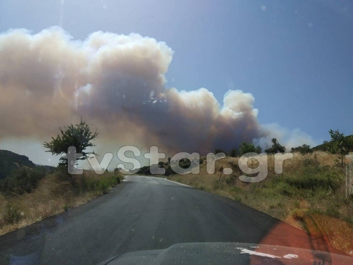 Πυρκαγιά στα Μανίκια Ευβοίας: Εκκενώνεται χωριό στην περιοχή