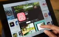 ΑΑΔΕ: Στο μητρώο 49.000 ακίνητα Airbnb μέσα σε 3 μήνες