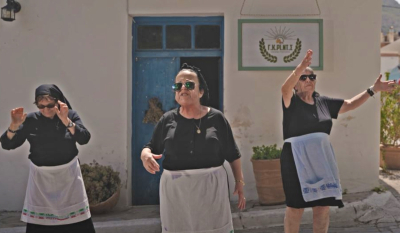 Οι γιαγιάδες της Κρήτης επέστρεψαν με… δικό τους κόμμα (Βίντεο)