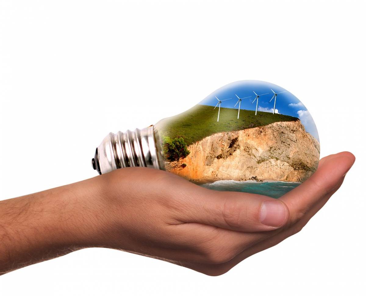 IEA: Αναγκαία η επιτάχυνση των καινοτομιών πράσινης ενέργειας για την επίτευξη μηδενικών εκπομπών CO2