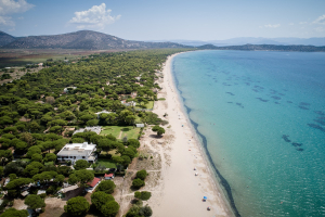 Οι Αθηναίοι μίλησαν: Αυτή είναι η καλύτερη παραλία της Αττικής – Ποια είναι η χειρότερη