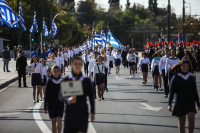 Μαθητική παρέλαση στην Αθήνα μετά από δύο χρόνια - «Περήφανη» δήλωσε η Κεραμέως