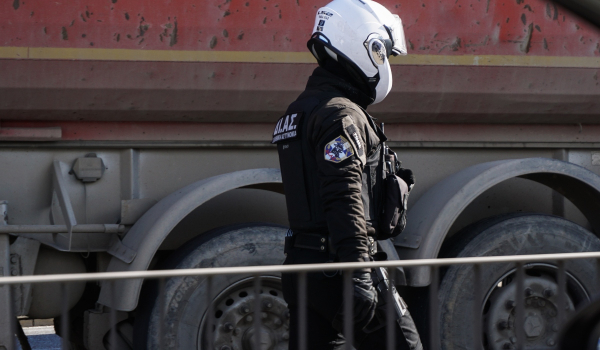 Βόλος: Αστυνομικός και φοιτητής πήγαν να βάλουν φωτιά σε βενζινάδικο
