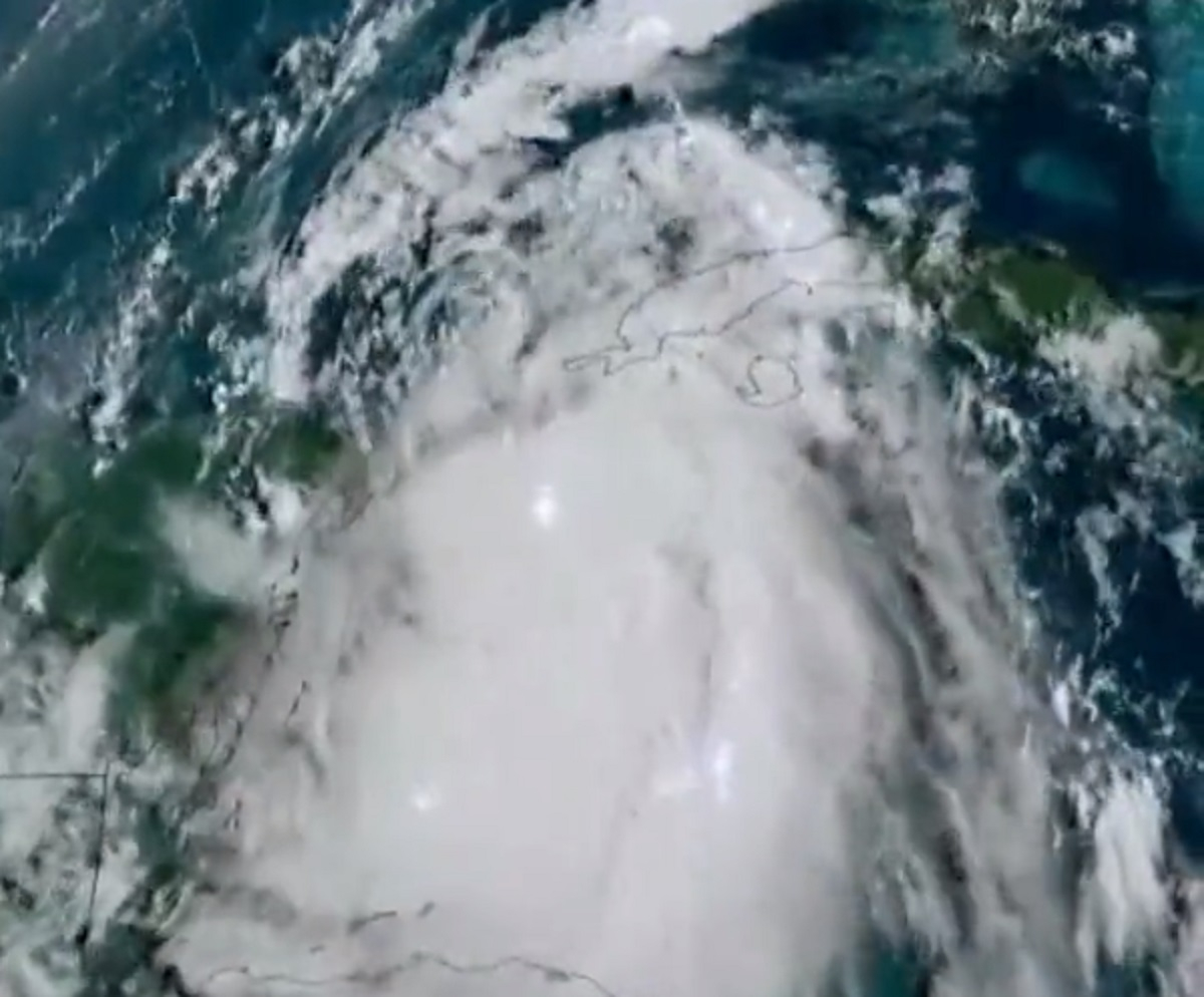 Τρόμος για τον τυφώνα Ιντάλια στη Φλόριντα - «Τρέχει» με 140 χλμ ανά ώρα
