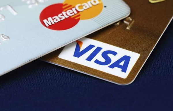 Ρωσία: Visa και Mastercard διακόπτουν τη δραστηριότητά τους στην Ουκρανία