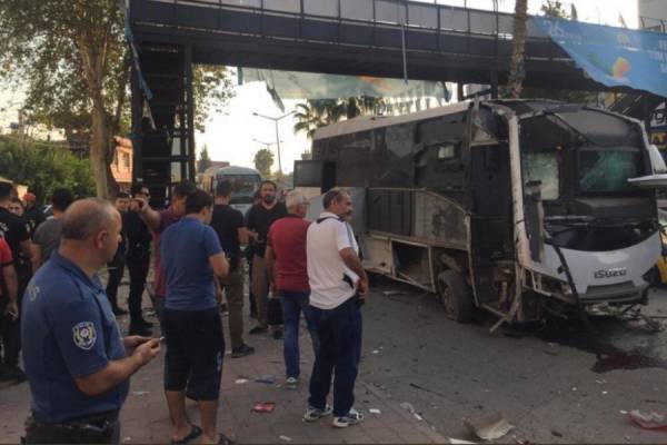 Τουρκία: Βομβιστική επίθεση σε λεωφορείο με αστυνομικούς, αρκετοί τραυματίες