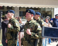 Η παρέλαση του Στέφανου Κασσελάκη στη Θήβα (δείτε βίντεο)