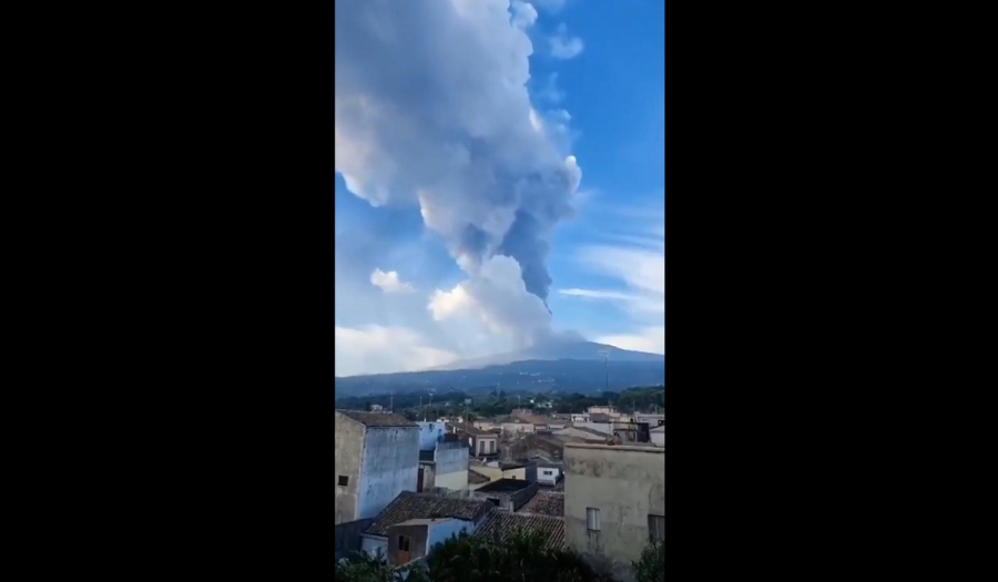 Αίτνα: Ξαναξύπνησε το ηφαίστειο - Στήλη στάχτης 9 χιλιόμετρα (Βίντεο)