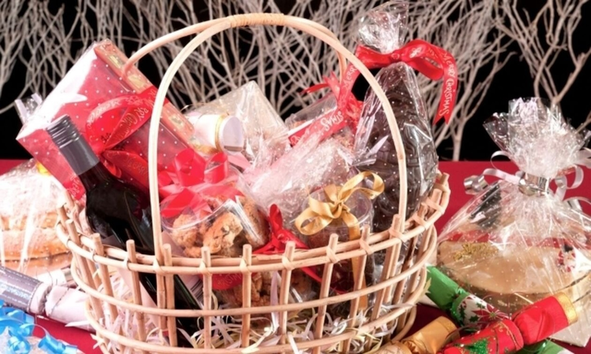 Καλάθι των Χριστουγέννων μόνο με 6 προϊόντα - Εκτός κουραμπιέδες και μελομακάρονα