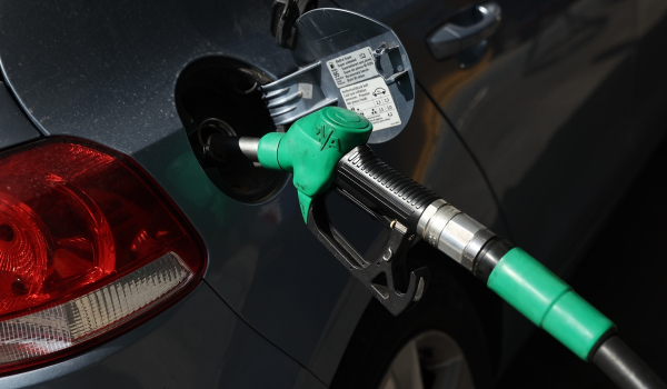 «Φωτιά» η τιμή της βενζίνης: Αυξάνεται κι άλλο τις επόμενες μέρες - Η εικόνα στην Αττική