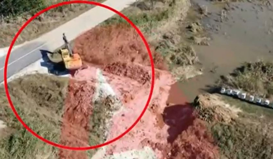 Καρδίτσα: Αποκαλύψεις χωματουργού για το ανάχωμα του ποταμού Καλέντζη - «Πήρα εντολή να το σπάσω»