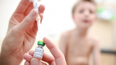 Κορονοϊός: «Πράσινο φως» από τους ειδικούς των CDC σε Pfizer/Moderna για τον εμβολιασμό μικρών παιδιών