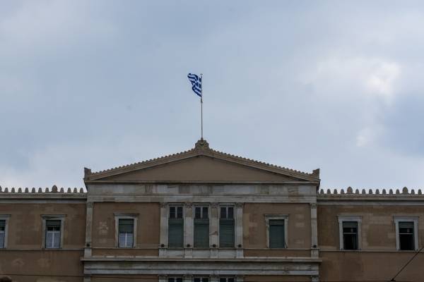 Κλήση Αρκουμανέα, Κικίλια, Τσιόδρα, Χαρδαλιά στη Βουλή για το «παρασύστημα» ΕΟΔΥ ζητά ο ΣΥΡΙΖΑ