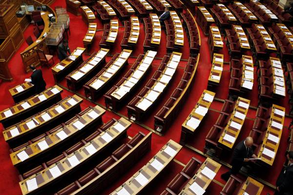 Στην Βουλή η τροπολογία για τους διορισμούς εκπαιδευτικών