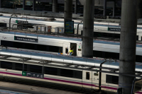 Ισπανία: Αγόρασαν τρένα 250 εκατ. που δεν χωράνε στα τούνελ
