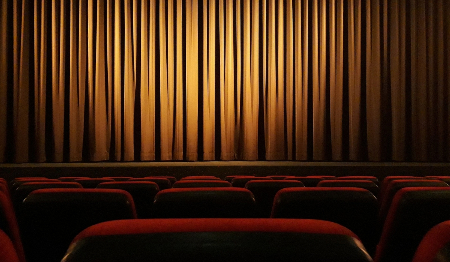 Ανεμβολίαστοι: Πώς μπαίνουν σε σινεμά