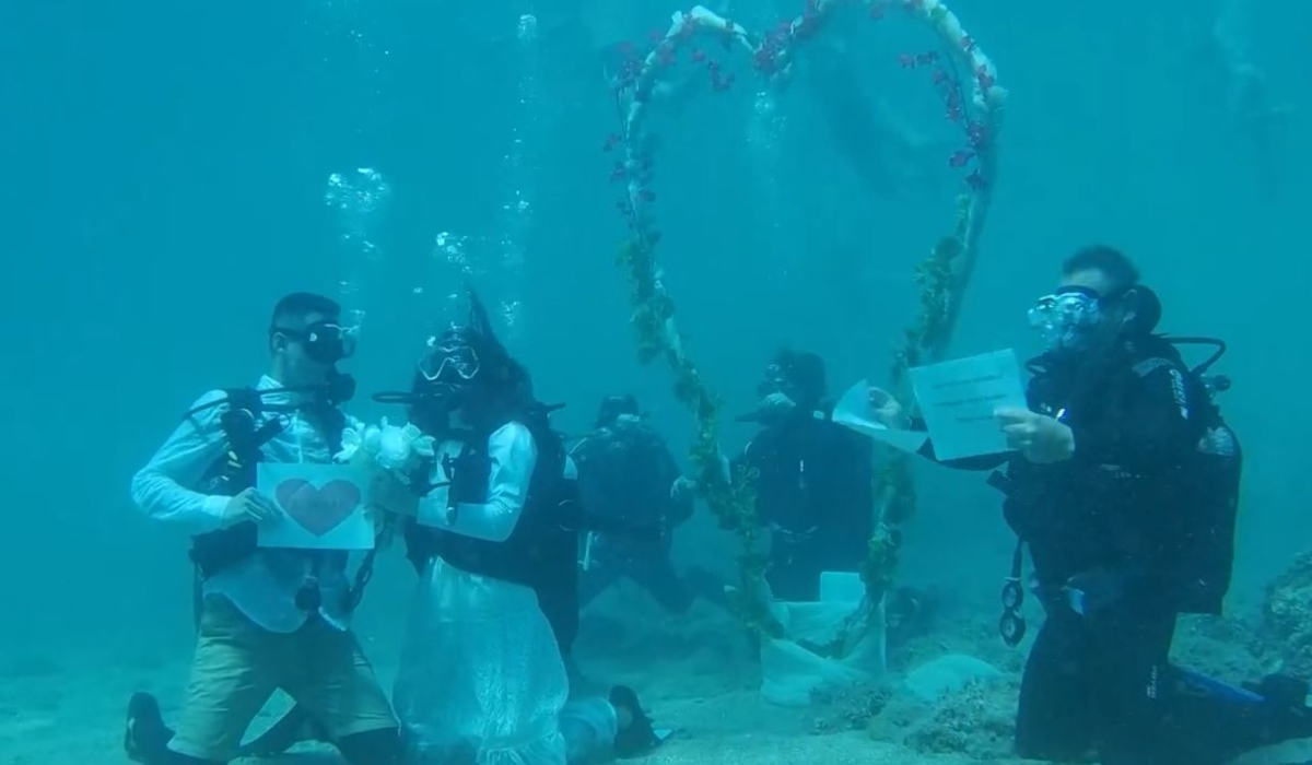 Στην Αλόννησο ο πρώτος υποβρύχιος πολιτικός γάμος (Βίντεο)