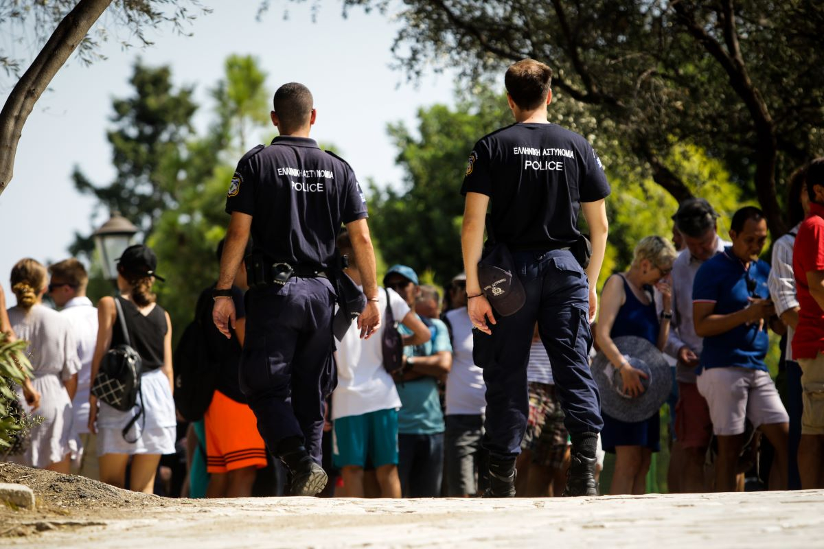 Οι αστυνομικοί κάνουν μεροκάματα για 30 και 50 ευρώ - Αιτία οι μισθοί της ντροπής
