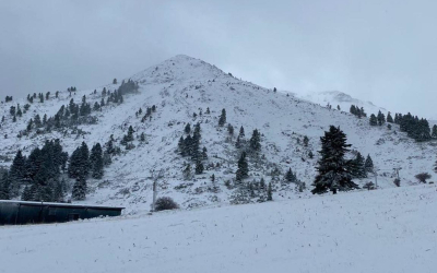 Επιτέλους χιόνια στο Χιονοδρομικό Κέντρο Καλαβρύτων (φωτογραφίες)