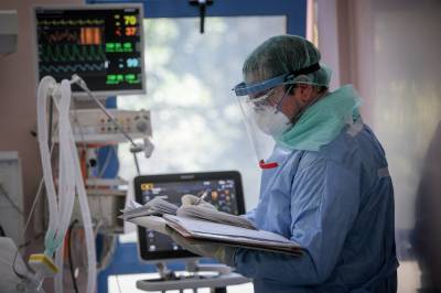 Καταγγελία νοσοκομειακών γιατρών: Αποσιωπούν τα κρούσματα κορονοϊού