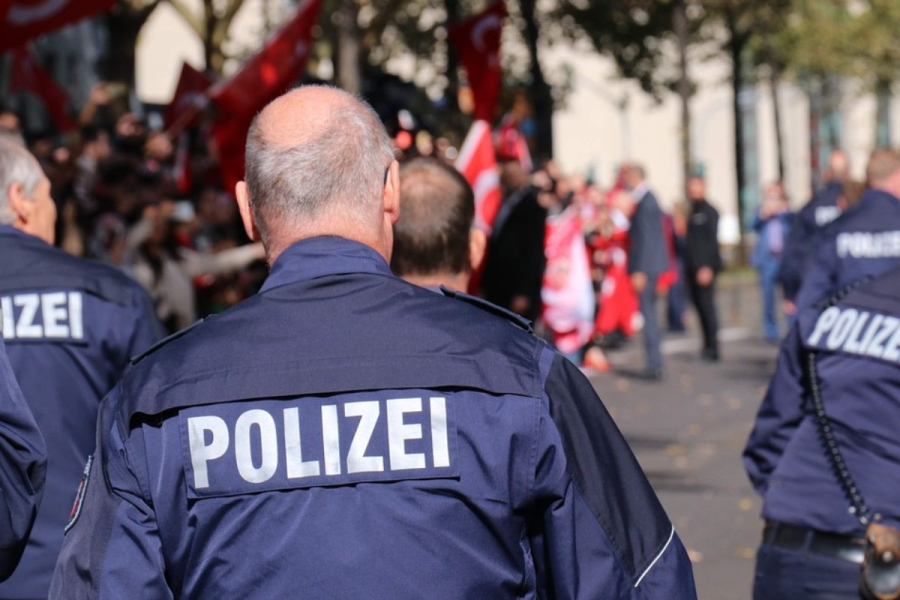 Γερμανία: Aκροδεξιά οργάνωση σχεδίαζε πραξικόπημα - 25 συλλήψεις