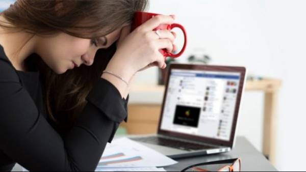 Επικίνδυνη στους εφήβους η χρήση των social media για πάνω από τρεις ώρες