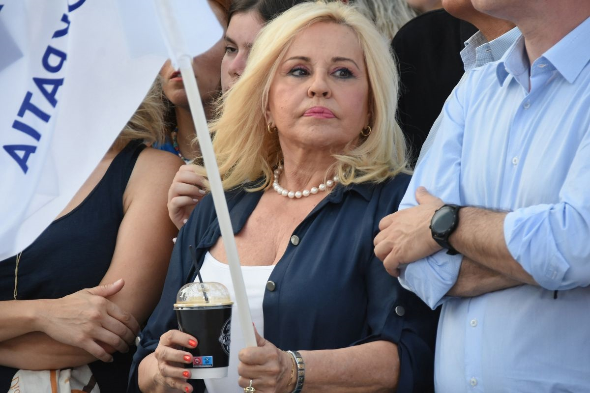 Μπέσσυ Αργυράκη: Δεν είμαι πολιτικός, είμαι τραγουδίστρια - Γιατί κατεβαίνει με τον Νίκο Χαρδαλιά