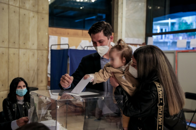 Εκλογές ΚΙΝΑΛ: Ψήφισε ο Παύλος Χρηστίδης - «Να θυμόμαστε τη Φώφη»