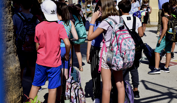 Το υπουργείο Παιδείας παίρνει πίσω τη ρύθμιση για την κατανομή των μαθητών
