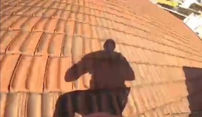 Ομόνοια: Απίστευτη καταδίωξη διαρρήκτη από ταράτσα σε ταράτσα (Βίντεο)