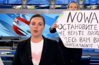 Ρωσία: «Αγνοείται» η δημοσιογράφος που ύψωσε αντιπολεμικό πανό on air