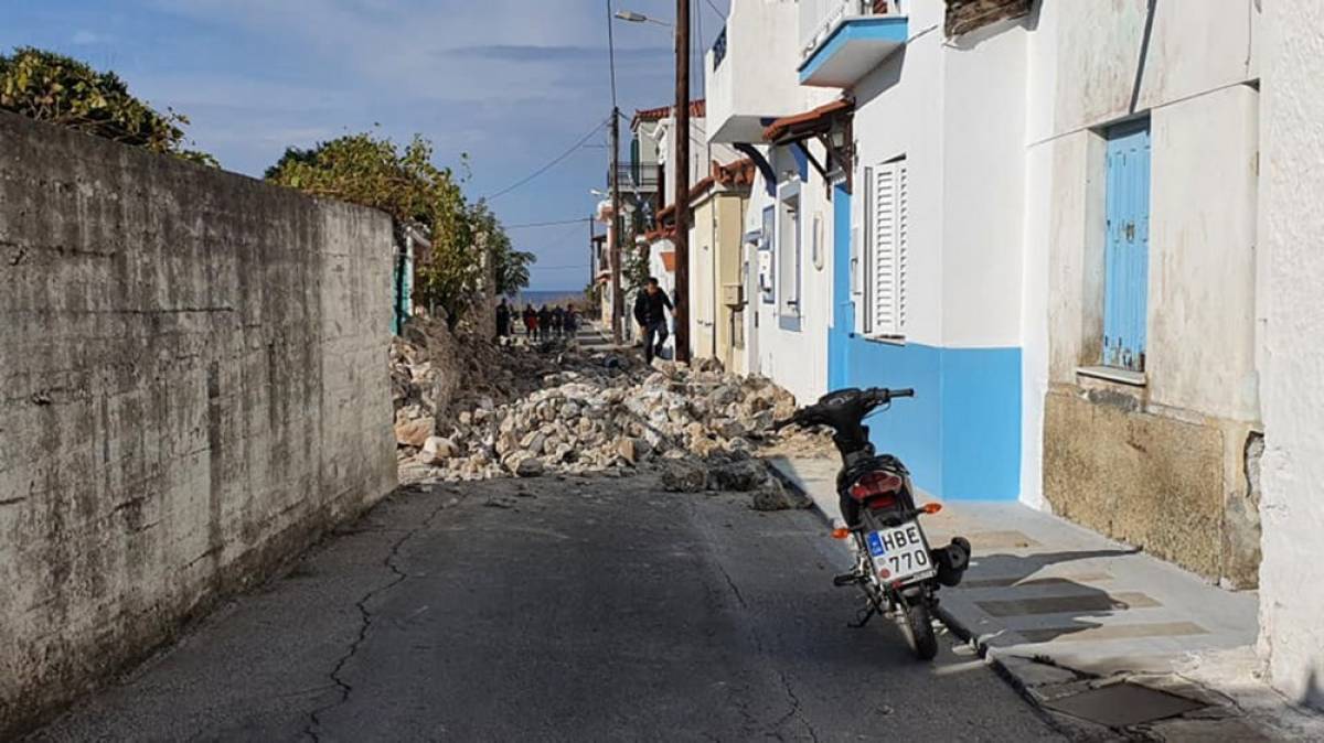 Σεισμός στη Σάμο: «Τρέμει η γη» μετά τα 6,7 Ρίχτερ - Θρήνος για τα δύο παιδιά
