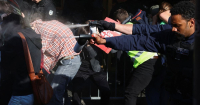 Γαλλία: Σφοδρά επεισόδια στην Total - Δακρυγόνα και σπρέι πιπεριού κατά διαδηλωτών