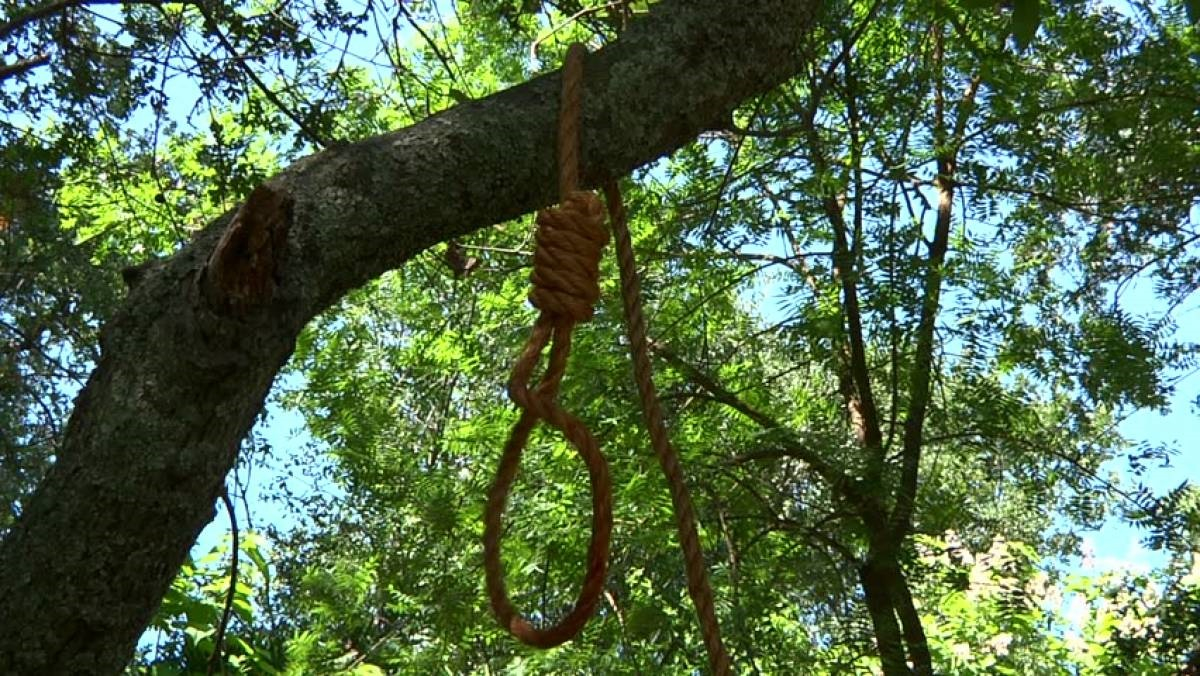 Τραγωδία στην Καστοριά: Άντρας βρέθηκε κρεμασμένος σε δέντρο