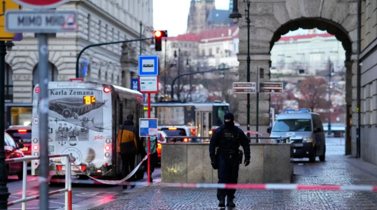 Συναγερμός στη Σλοβακία: Συνελήφθη άνδρας που απειλούσε ότι θα προκαλέσει μακελειό «σαν αυτό στη Πράγα»
