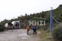 Προσφυγικό: Ο δήμος Δυτικής Λέσβου κλείνει δρόμους για να εμποδίσει την επίταξη