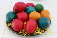 Βάψιμο αυγών: Τα μυστικά για να μην σπάσουν και το σωστό βράσιμο