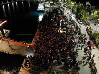 «Γολγοθάς» στη Σαμοθράκη: Σε απελπισία οι τουρίστες – Πολιόρκησαν πλοίο (video)