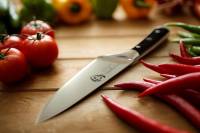 Νέα καταγγελία για εργασιακή «κόλαση»: Μαγείρισσα απειλήθηκε με μαχαίρι
